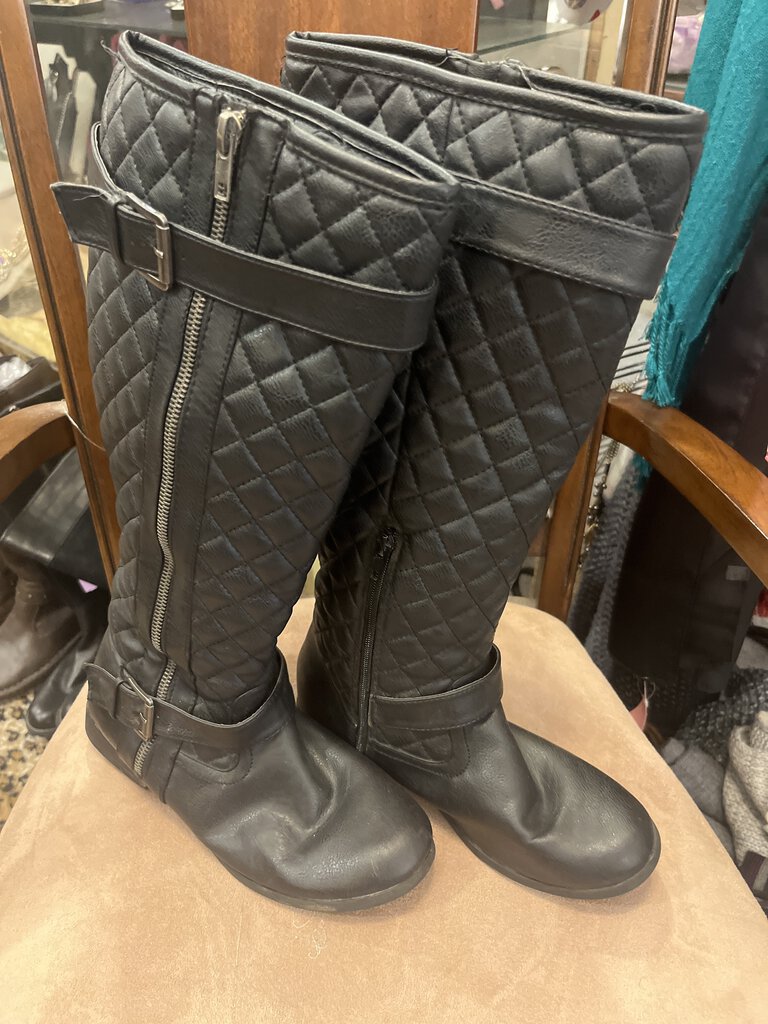 Quilted long boots